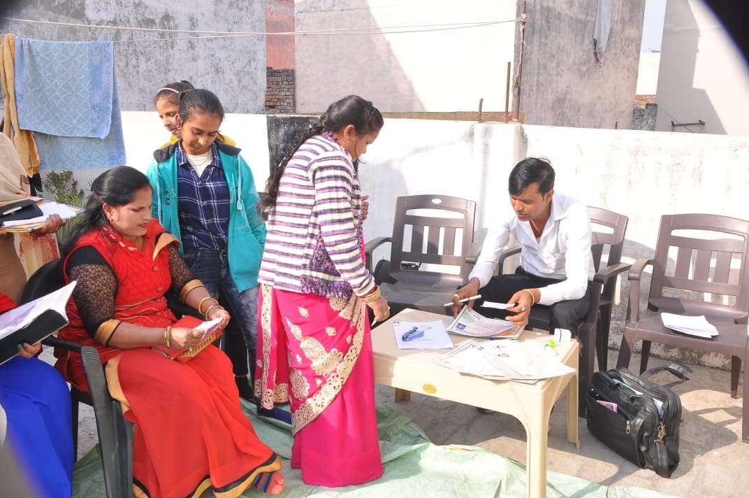 shree shyam jan kalyan seva sansthan helping needy women (2)